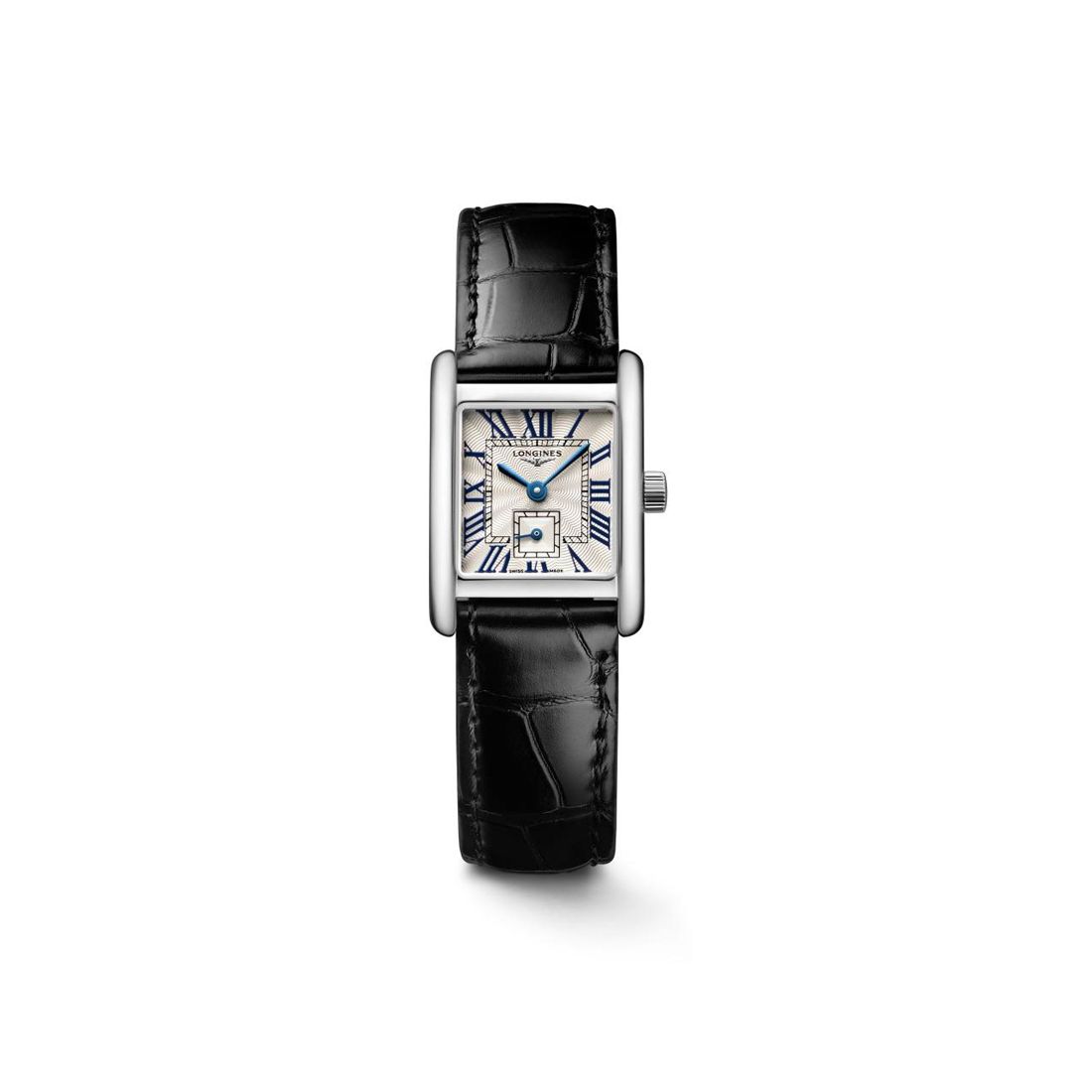 Alle horloges uit de Mini DolceVita-collectie hebben een rechthoekige roestvrijstalen kast van 21,50 mm x 29,00 mm en worden aangedreven door een zeer nauwkeurig L178 kwartsuurwerk. De rechthoekige zilverkleurige wijzerplaat met Romeinse cijfers benadrukt de compromisloze elegantie van de horlogekast. 